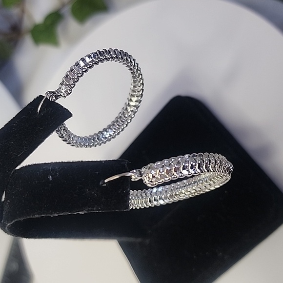 White Gold Textured Hoop Earrings - Picture 8 of 9